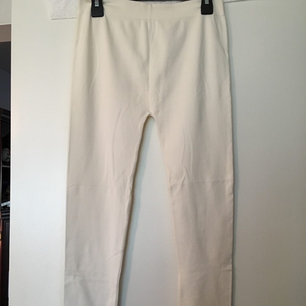 Cream Capri leggings.